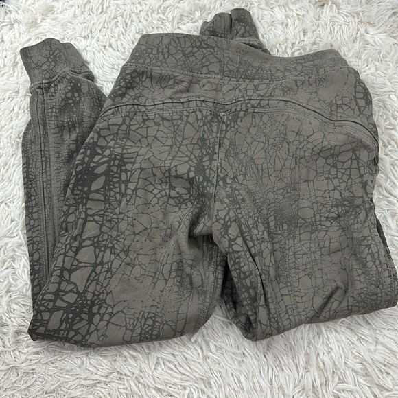 Lululemon Warm Down Jogger *7/8 Length Thread Dye Rover Black - Picture 4 of 5